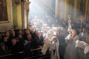 У Луцьку на Різдво сотні людей молилися за мир ВІДЕО