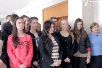 Волинські школярі продовжують допомагати бійцям АТО ВІДЕО
