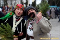 Етно-фестиваль у центрі Луцька, а кучугури снігу прибрати нікому ВІДЕО