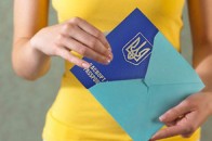 У Києві величезні черги за біометричними паспортами