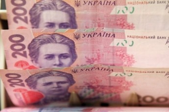Гривня на міжбанку знизилася