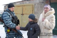 Волинські міліціонери в зоні АТО привітали зі святами 8-річного волонтера