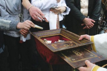 Активістка з Волині хоче «проконтролювати» церковні кошти