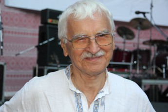 Вдова Євгена Сверстюка передала частину його бібліотеки волинському вишу