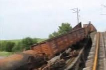На Запоріжжі терористи підірвали залізничний міст разом із поїздом