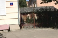 Незаконні споруди у Луцьку зноситимуть бульдозером
