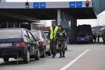 На «Ягодині» затримали начинену цигарками «Ауді»