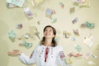 В Україну «посипалися» мільярди доларів