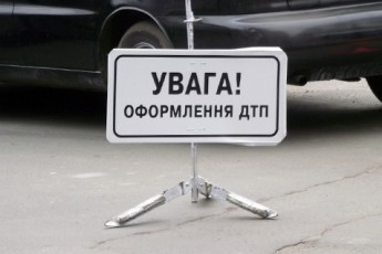 На Сумщині військова вантажівка протаранила шкільний автобус: травмовано 11 дітей