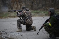 Порошенко обіцяє бійцям АТО тисячу гривень на день уже з 1 лютого