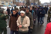 З полону у Луцьк везуть пораненого «кіборга»