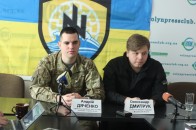 Волиняни, аби втекти від армії, просяться у полк «Азов»