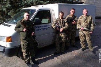 Для бойової автівки волинян терміново потрібна коробка передач