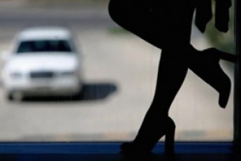 У Луцьку сутенера спіймали на «гарячому»