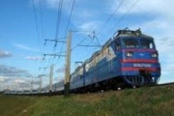 На Волині під колесами поїзда ледве не загинула людина