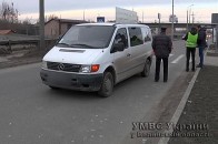 Аварія напроти торгового центру в Луцьку: збили дитину ВІДЕО