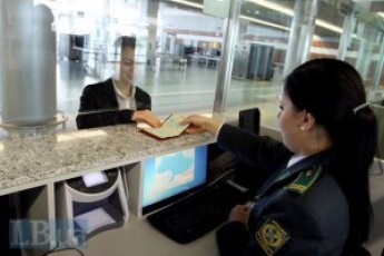 Авіаквитки в Україні за ніч подорожчали на 30%