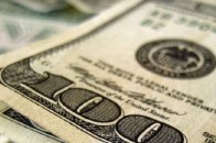 Долар на «чорному ринку» продають за 32 гривні, - ЗМІ