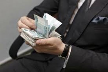Яценюк позбавив вищих чиновників доплат і премій