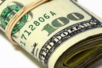 Долар на міжбанку перевалив за 27 гривень
