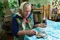Працюючим пенсіонерам хочуть зменшити пенсію