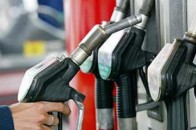 Українці заощаджують на бензині