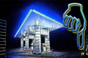 Бензин на деяких АЗС подешевшав відразу на гривню