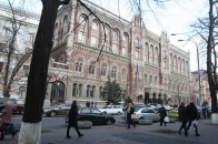 Вже по 23: Нацбанк продовжує зміцнювати гривню