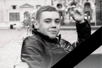 У Луцьку попрощалися з 22-річним Героєм Денисом Чабанчуком, який загинув під Дебальцевим