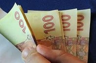 Пенсіонерка з Луцька стверджує, що її обмахлювала працівниця банку
