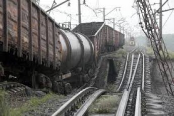 Бойовики відновили залізничний вузол у Дебальцевому і возять зброю