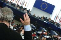 З чотирьох чиновників режиму Януковича Рада ЄС зняла санкції