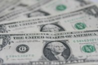 Податківця спіймали на хабарі у 100 тисяч доларів США
