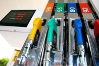 Чи очікувати українцям істотного падіння ціни на бензин