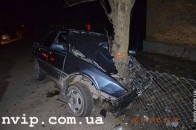 Аварія на Волині: автівка з неповнолітніми врізалася у дерево, є постраждалі ФОТО