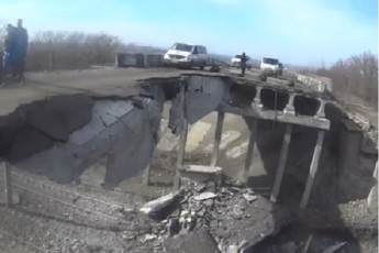 Дорога смерті в окупованому бойовиками Дебальцевому ВІДЕО