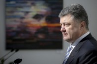 Порошенко розсекретив, про що розмовляє з Путіним телефоном