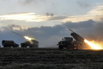 Під час «перемир'я» бойовики сформували три потужні ударні угрупування. Інфографіка
