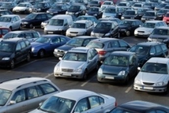 Українці замість купувати автомобілі - обмінюються ними