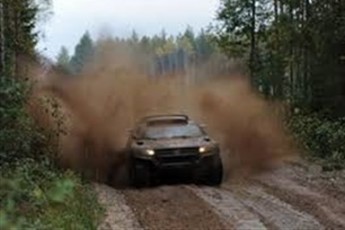 Небайдужі збирають гроші на автівку для розвідника з Волині