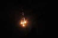 Терористи обстрілюють Піски світловими мінами ВІДЕО