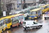 У Луцьку через обірваний електропровід утворився чималий затор ФОТО