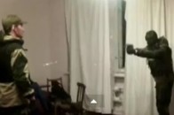 Сепаратисти перевіряють бронежилети стріляниною один в одного - ЗМІ ВІДЕО