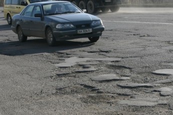 Яценюк хоче найняти німців для нагляду за ремонтом доріг в Україні