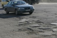Яценюк хоче найняти німців для нагляду за ремонтом доріг в Україні