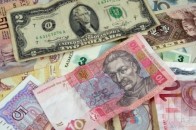 Операції з обміном валют у банках не будуть обкладати військовим збором
