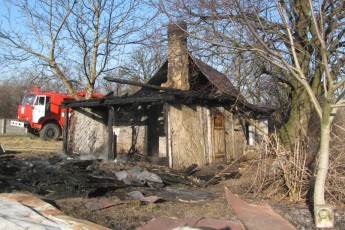 Поблизу Луцька горіла будівля ФОТО