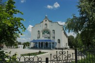 У Луцьку два пастори влаштували судові війни за церковне майно і прихожан