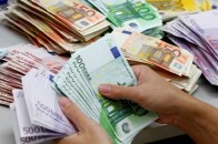 Перед вихідними валюта трохи подешевшала