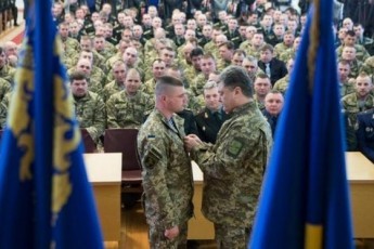 Порошенко присвоїв звання Героя України командиру з Волині